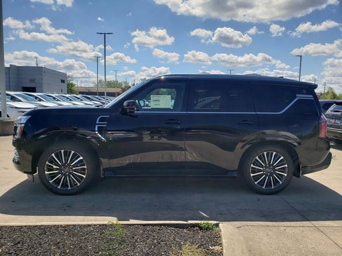 New 2025 Nissan Armada Platinum Reserve image 3
