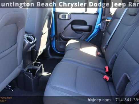 Used 2021 Jeep Wrangler Unlimited Sport image 40