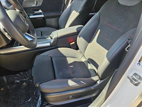 Used 2025 Mercedes-Benz GLA 250 image 14