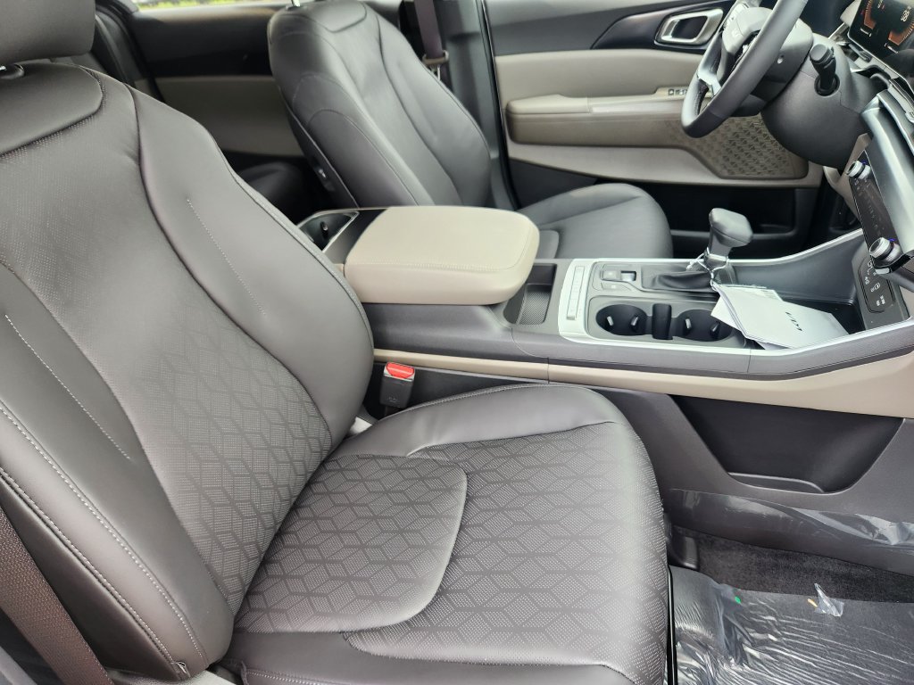 New 2027 Kia Carnival FWD image 13