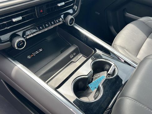 Used 2025 Chevrolet Tahoe Z71 w/ Z71 Off-Road Package AWD/4WD image 31