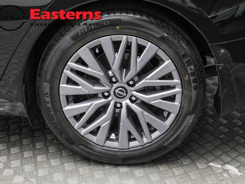 Used 2023 Nissan Altima 2.5 SV w/ SV Premium Package FWD image 8
