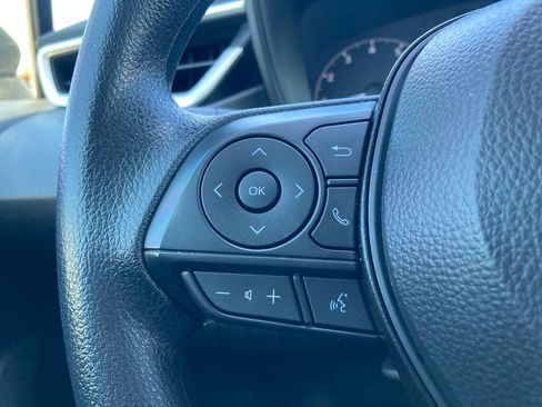 Used 2025 Toyota Corolla LE image 11