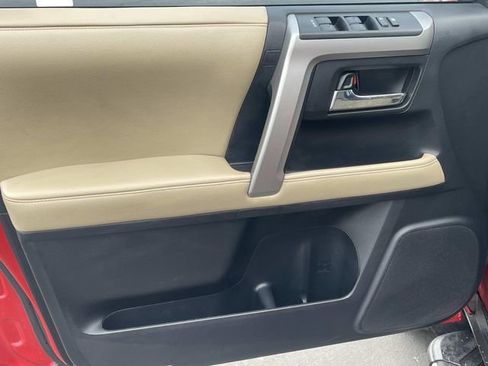 Used 2014 Toyota 4Runner SR5 RWD image 16
