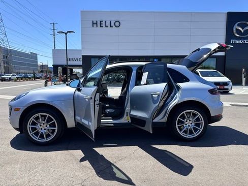 Used 2017 Porsche Macan AWD/4WD image 27