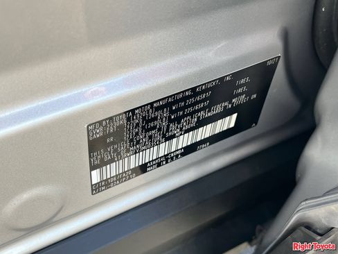 Certified 2021 Toyota RAV4 XLE w/ Carpet Mat Package (TMS) AWD/4WD image 33