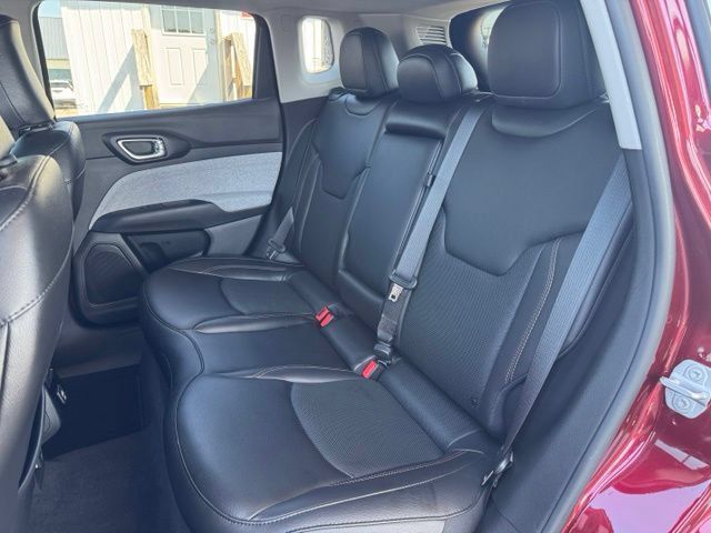 Used 2022 Jeep Compass Latitude AWD/4WD image 21
