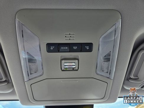 Used 2025 Toyota RAV4 XLE image 31