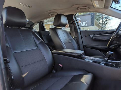 Used 2019 Chevrolet Impala LT FWD image 40