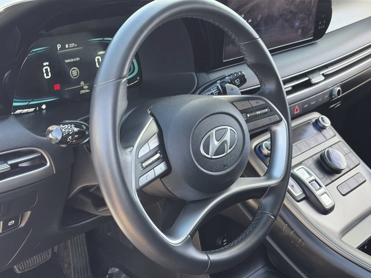 Used 2025 Hyundai Palisade SEL FWD image 13