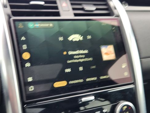 Used 2021 Land Rover Discovery S image 25