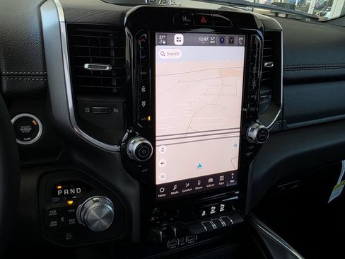 New 2026 RAM 1500 Laramie AWD/4WD image 15