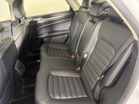 Certified 2018 Ford Fusion SE w/ Fusion SE Technology Package image 13