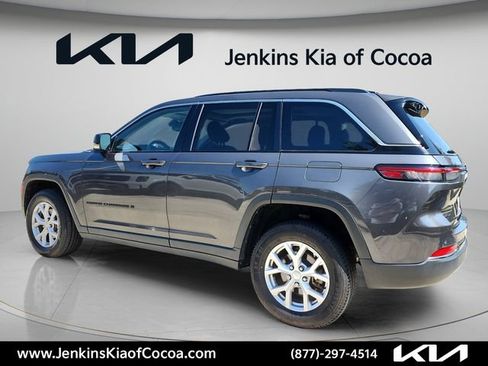 Used 2022 Jeep Grand Cherokee Limited AWD/4WD image 8