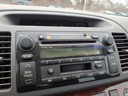 Used 2004 Toyota Camry XLE image 18