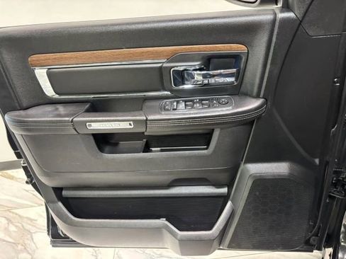 Used 2017 RAM 1500 Laramie w/ Convenience Group AWD/4WD image 10