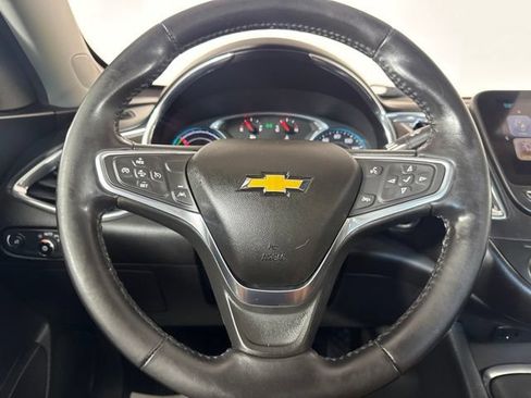 Used 2018 Chevrolet Malibu Hybrid w/ Leather Package FWD image 18
