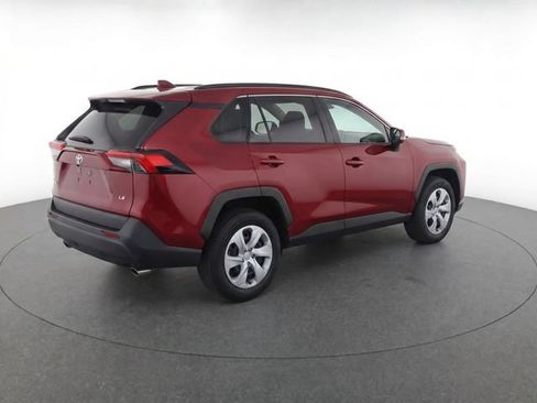 Used 2020 Toyota RAV4 LE FWD image 7