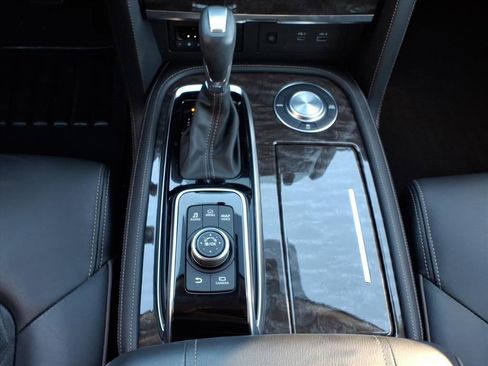 Used 2024 Nissan Armada Platinum w/ Captain's Chairs Package image 23