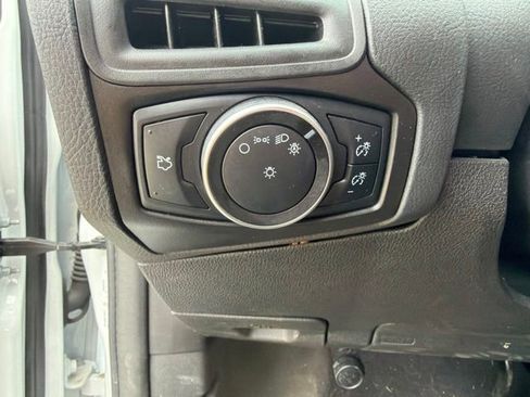 Used 2015 Ford Focus SE w/ SE Cold Weather Package FWD image 20