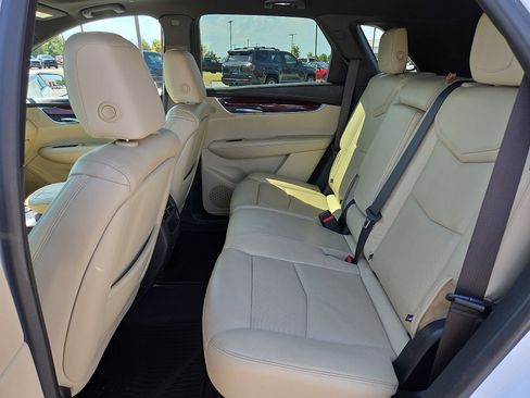 Used 2019 Cadillac XT5 Luxury FWD image 10