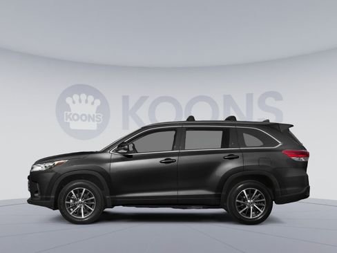 Used 2019 Toyota Highlander XLE AWD/4WD image 4