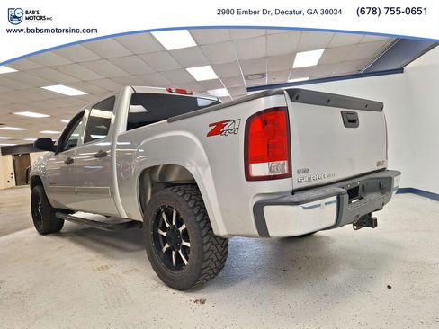 Used 2011 GMC Sierra 1500 SLE w/ Power Tech Package AWD/4WD image 10