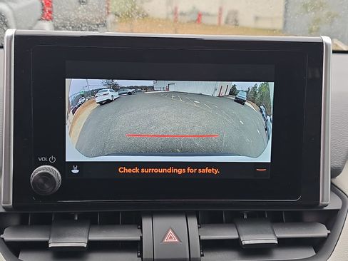 Used 2024 Toyota RAV4 XLE w/ Convenience Package image 29