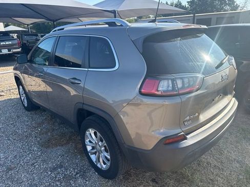 Used 2019 Jeep Cherokee Latitude w/ Cold Weather Group AWD/4WD image 6