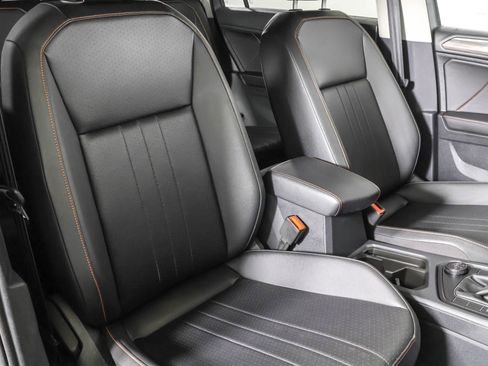 Used 2024 Volkswagen Tiguan Wolfsburg Edition image 43