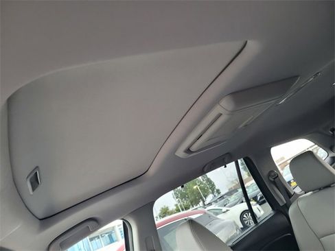 Used 2016 Honda Pilot Touring image 21