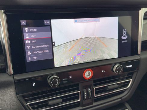 Used 2026 Porsche Macan image 25