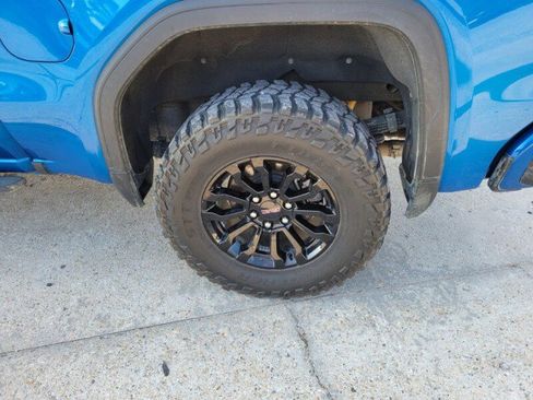 Used 2022 GMC Sierra 1500 AT4X image 10