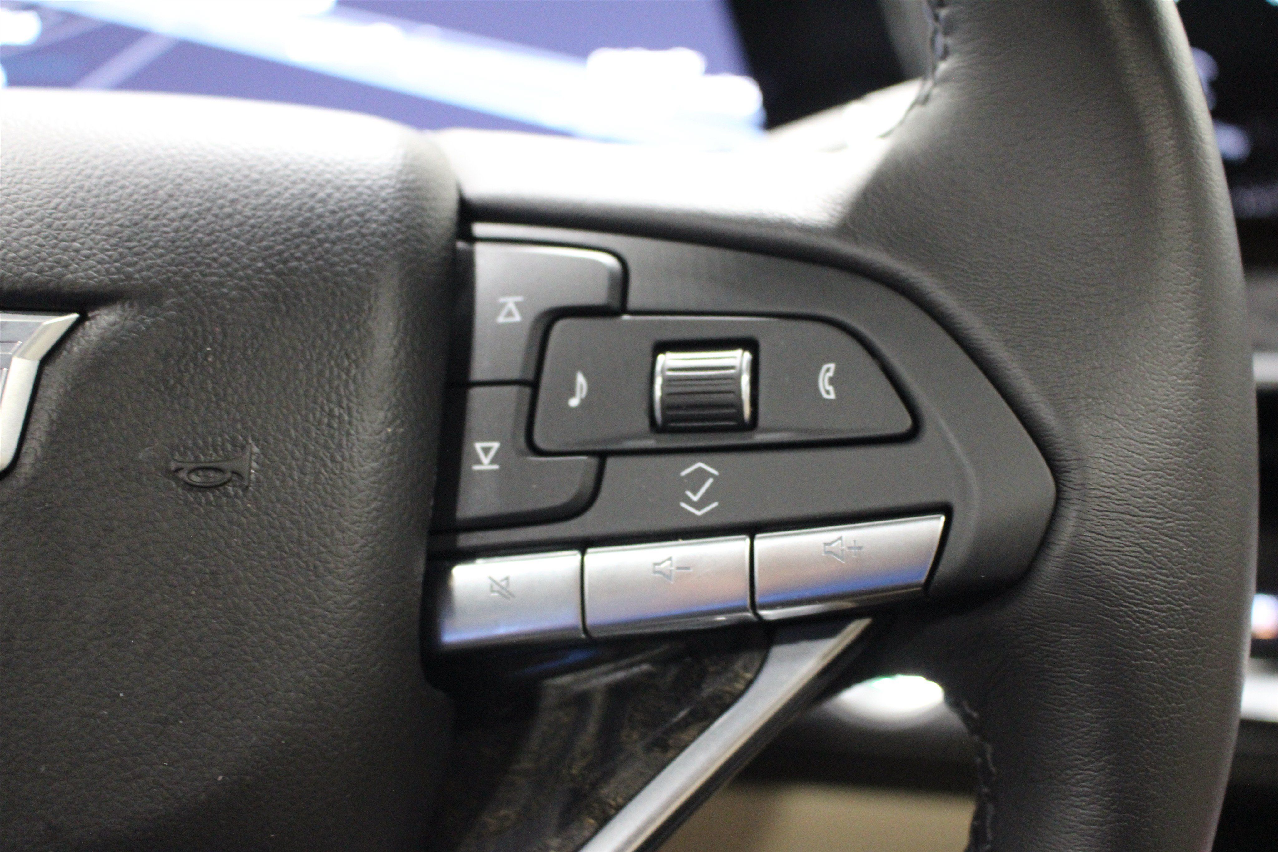Used 2021 Cadillac Escalade Premium Luxury w/ Driver Assist Tech Package AWD/4WD image 13