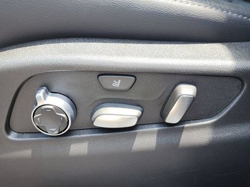 Used 2025 Cadillac XT4 Premium Luxury FWD image 23