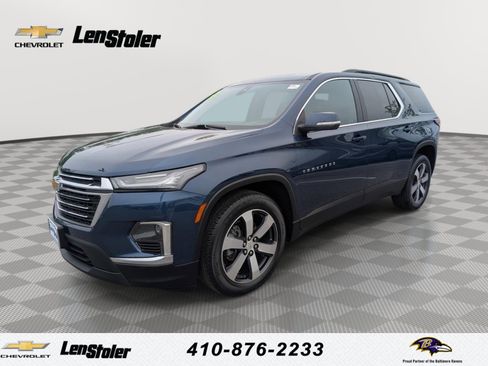 Used 2023 Chevrolet Traverse LT w/ LT Premium Package AWD/4WD image 1