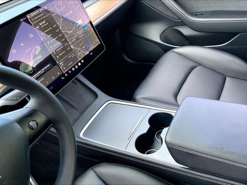 Used 2021 Tesla Model 3 Standard Range Plus RWD image 15