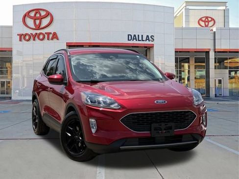 Used 2022 Ford Escape SEL w/ Technology Package FWD image 1