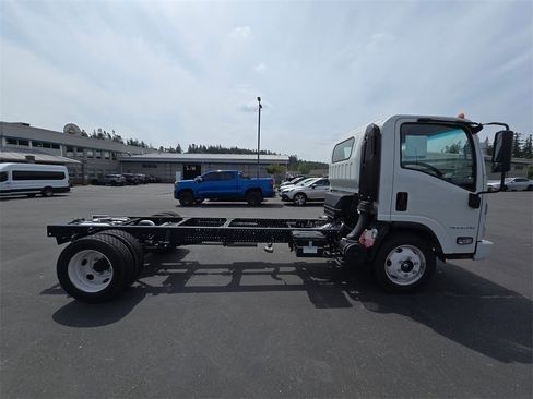 New 2024 Chevrolet Low Cab Forward image 3