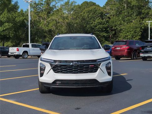 Used 2025 Chevrolet Trax RS w/ Sunroof Package FWD image 10