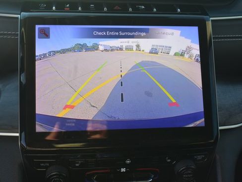 Used 2023 Jeep Grand Cherokee L Limited AWD/4WD image 27