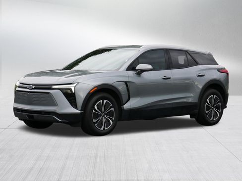 Used 2024 Chevrolet Blazer EV LT AWD/4WD image 3