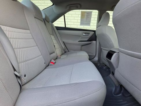 Used 2017 Toyota Camry LE FWD image 11
