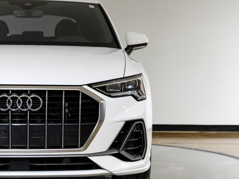 Used 2024 Audi Q3 2.0T Premium Plus w/ Premium Plus Package image 50