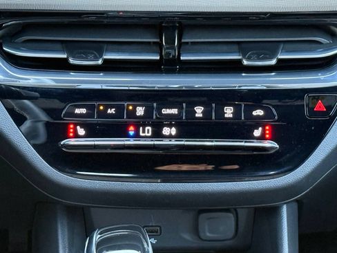 Used 2025 Buick Envista Avenir FWD image 23