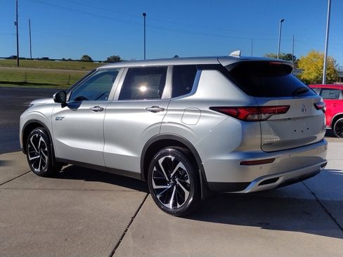 New 2025 Mitsubishi Outlander SE image 18