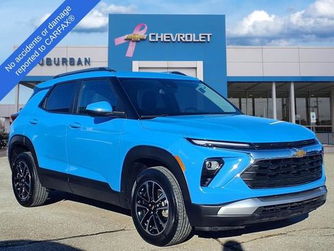 Used 2024 Chevrolet TrailBlazer LT w/ LT Cold Weather Package image 3