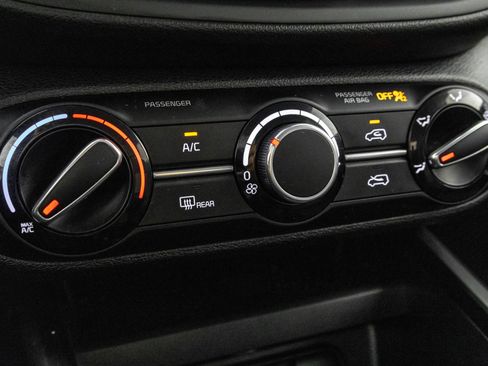 Used 2024 Kia Soul LX FWD image 28