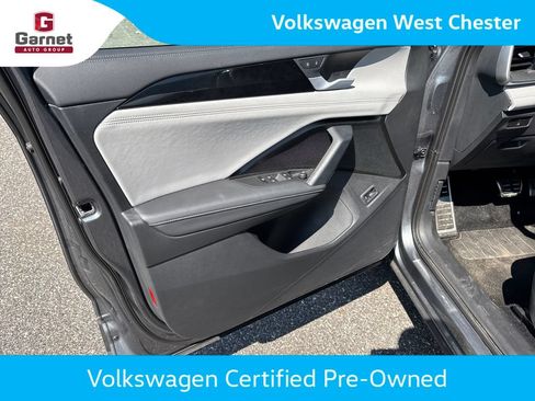 Certified 2025 Volkswagen Tiguan SE R-Line AWD/4WD image 11