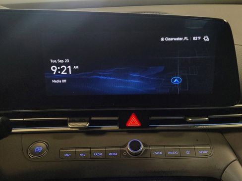 Used 2024 Hyundai Elantra SEL image 25